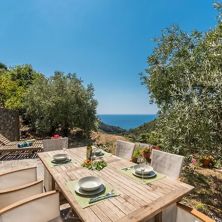 Vernazza Guest House Holiday home